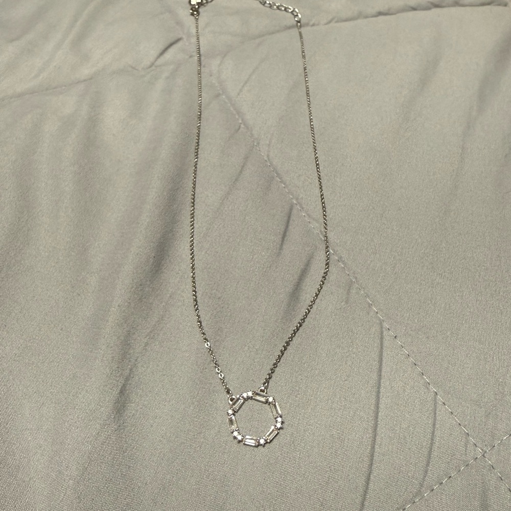 Time and Tru Silver Hexagon Necklace